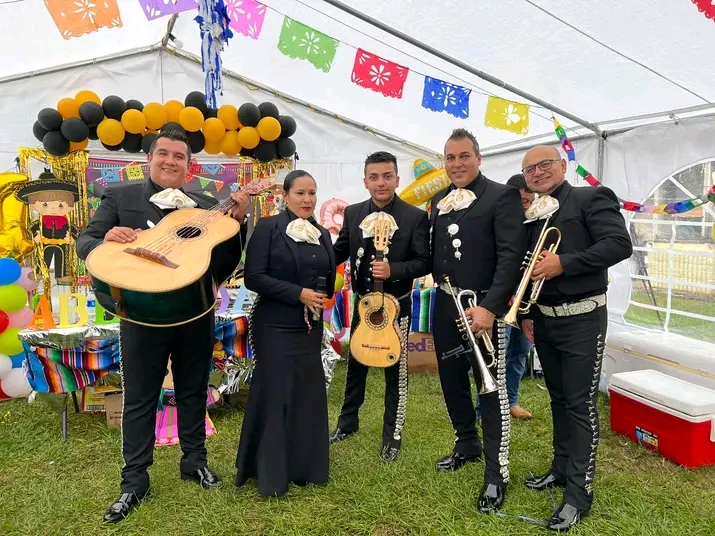 Mariachis Santiago Foto 2